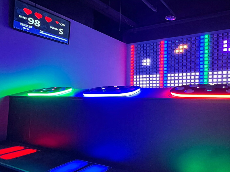 Juego de pared de control interactivo LED en Kydavr Play