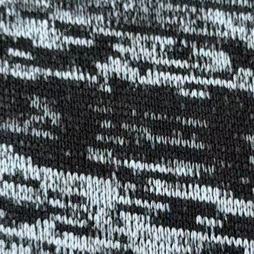 मोइरे फ्लीस के जादू का अन्वेषण करें: एक शानदार कपड़ा