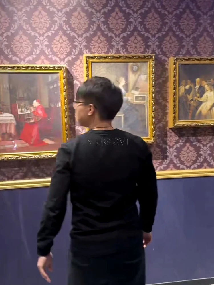 Team building find the same pictures game