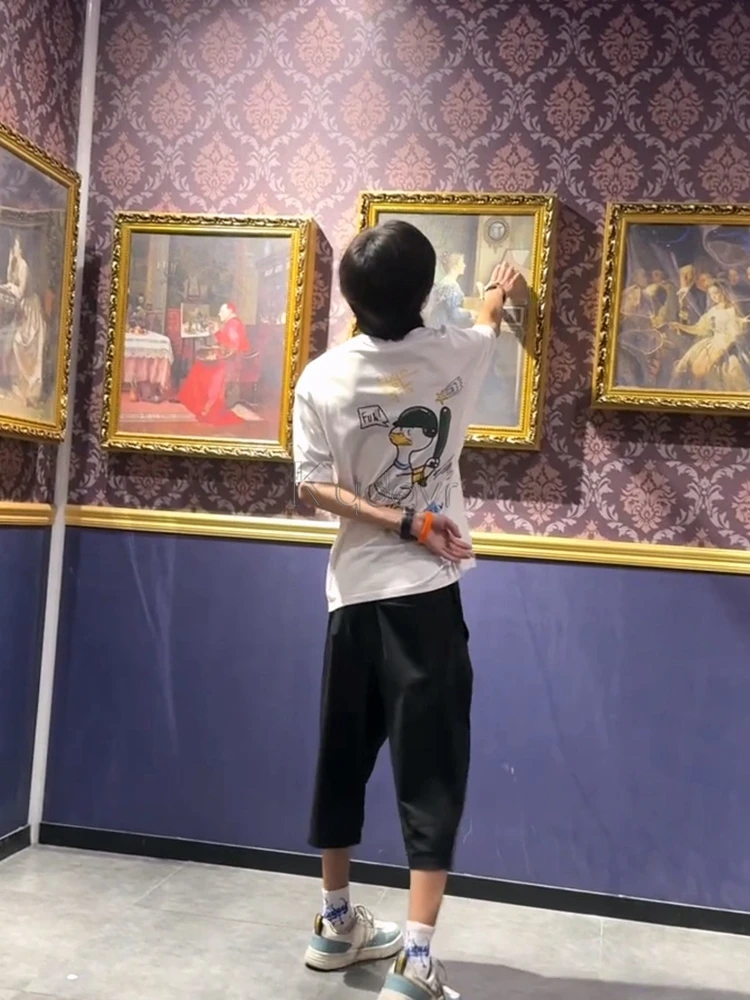 Time-limited find identical pictures game