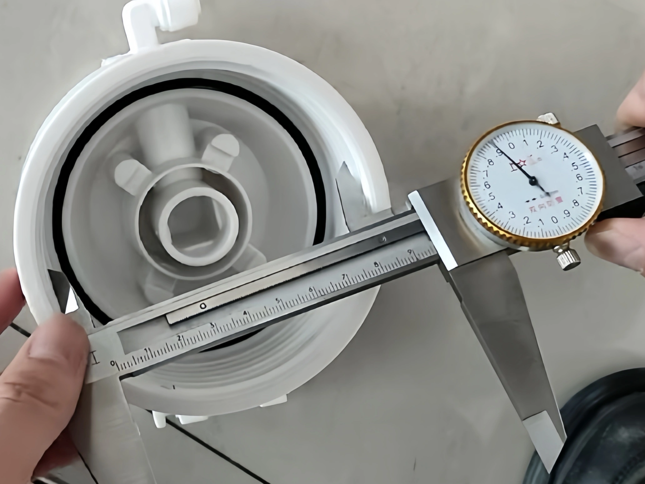 Deckel des Wasserfiltergehäuses