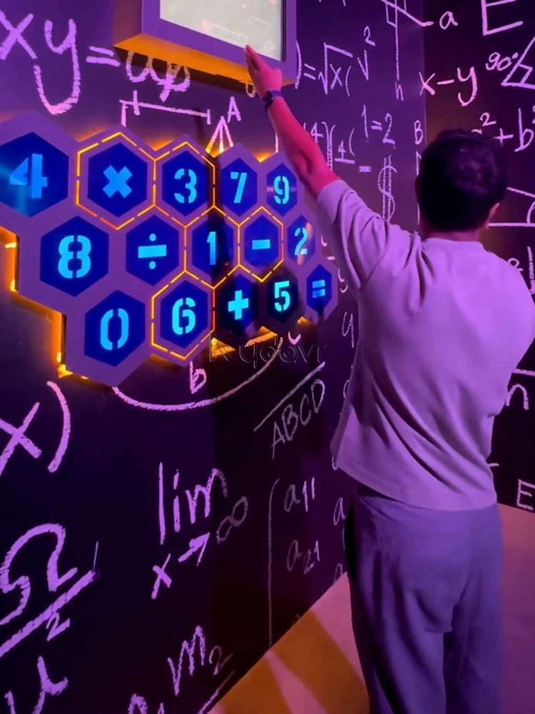 Digitale, zeitlich begrenzte Mathematikaktivität für hochbegabte Teenager