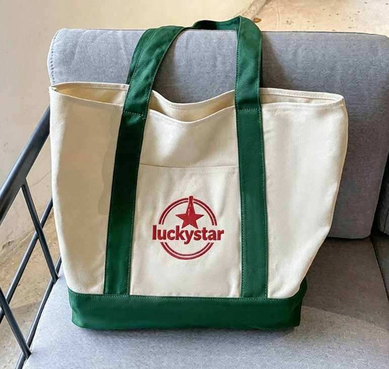 Exemple de détail du sac fourre-tout en toile LUCKYSTAR