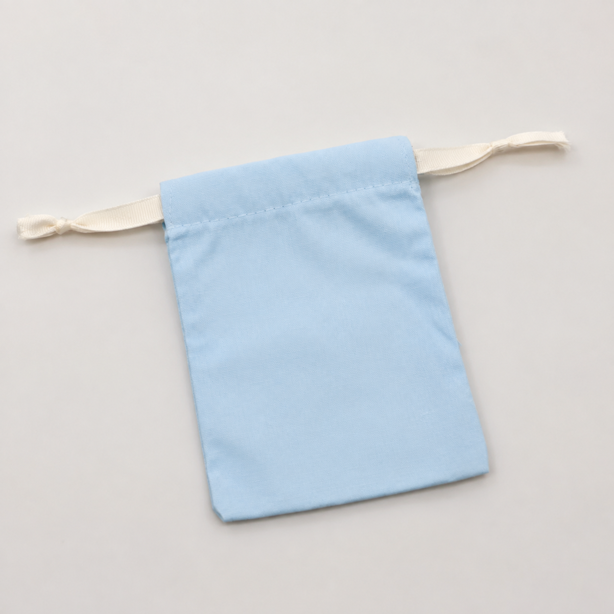 Référence produit de la pochette à cordon bleu clair unie