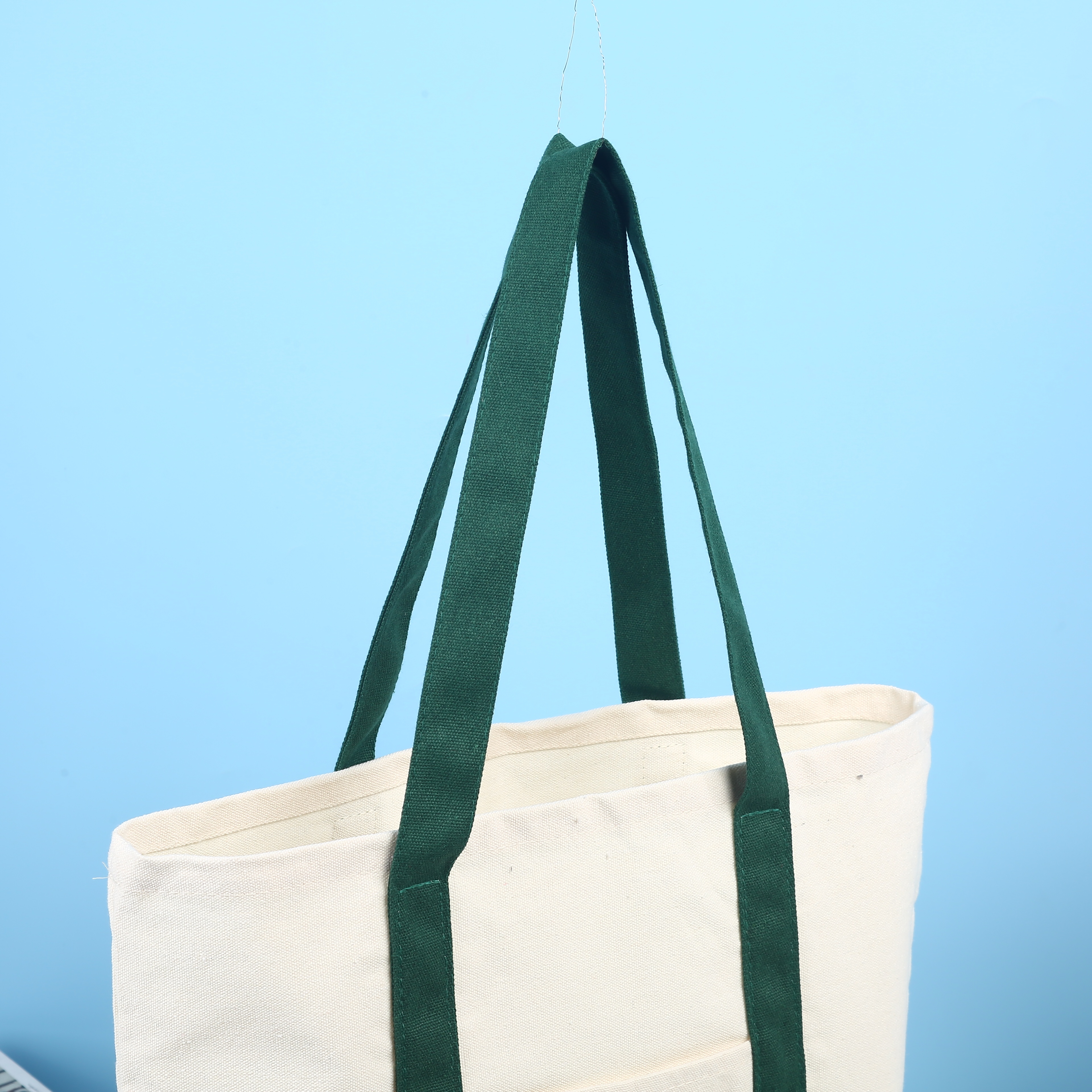 Shopping bag handle stitching detail
