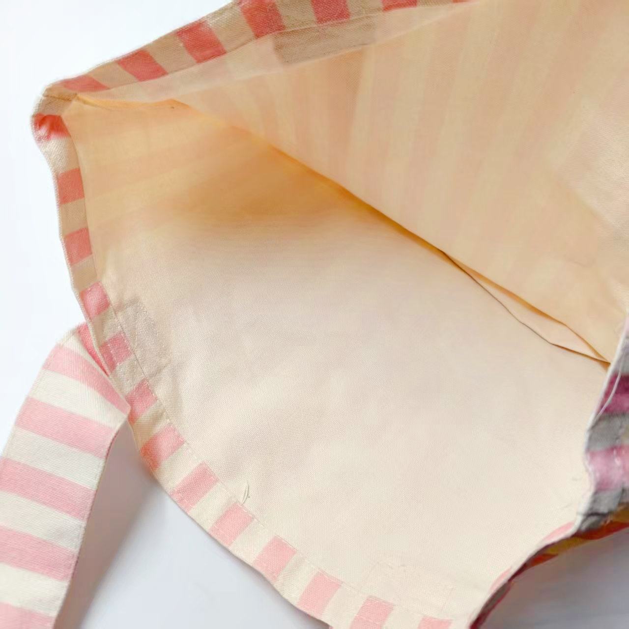 Détail de la construction intérieure du sac à provisions
