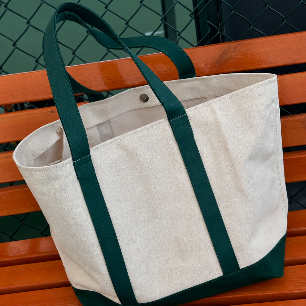 Référence de construction du sac fourre-tout en toile à bordure verte
