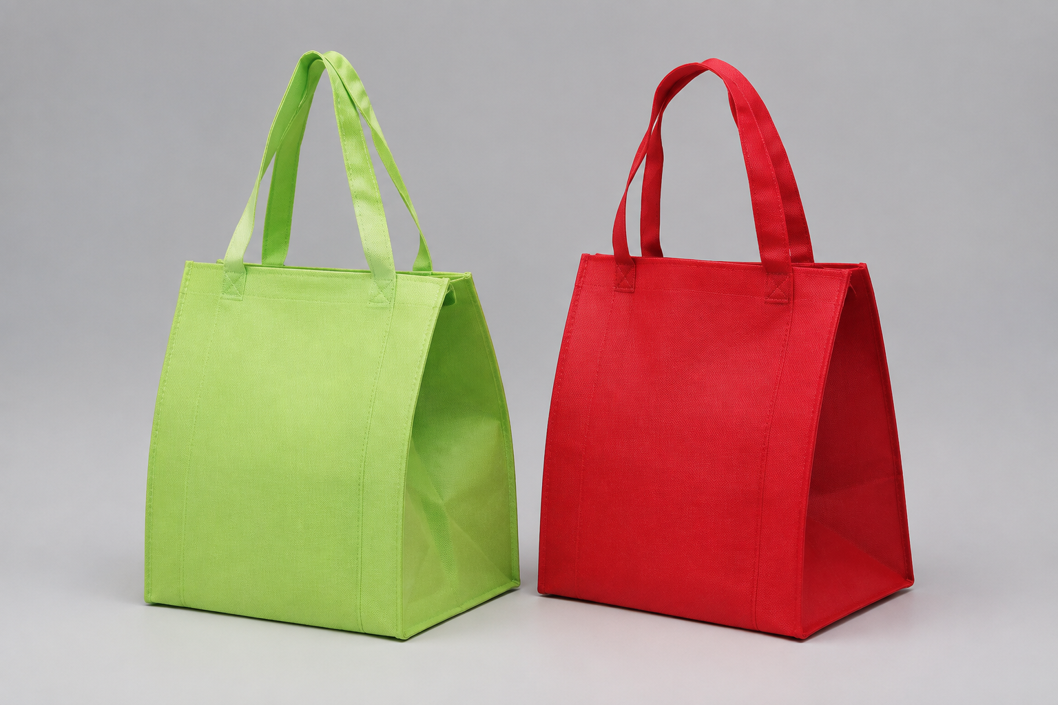 Red and green non-woven shopping bags based on LUCKYSTAR company catalog photography